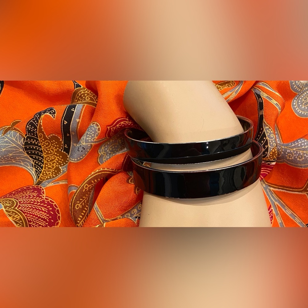 Six Black Enamel With Silver Circle Bracelets - image 6